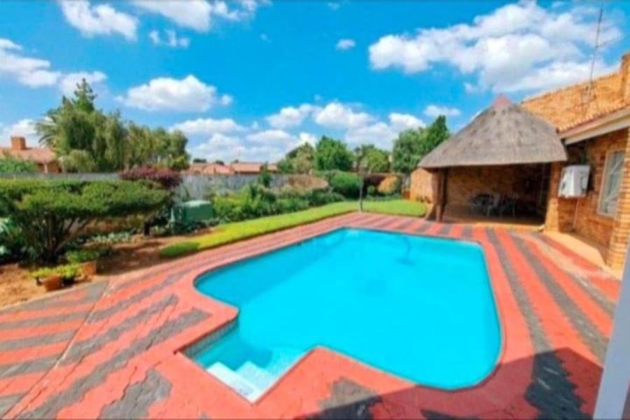 5 Bedroom Property for Sale in Mmabatho Unit 6 North West